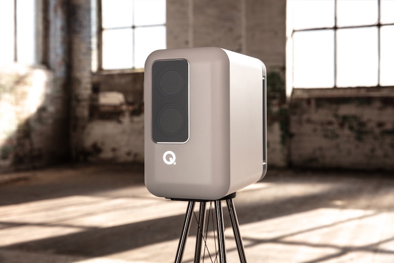 Q Active 200 White Lifestyle Photograph