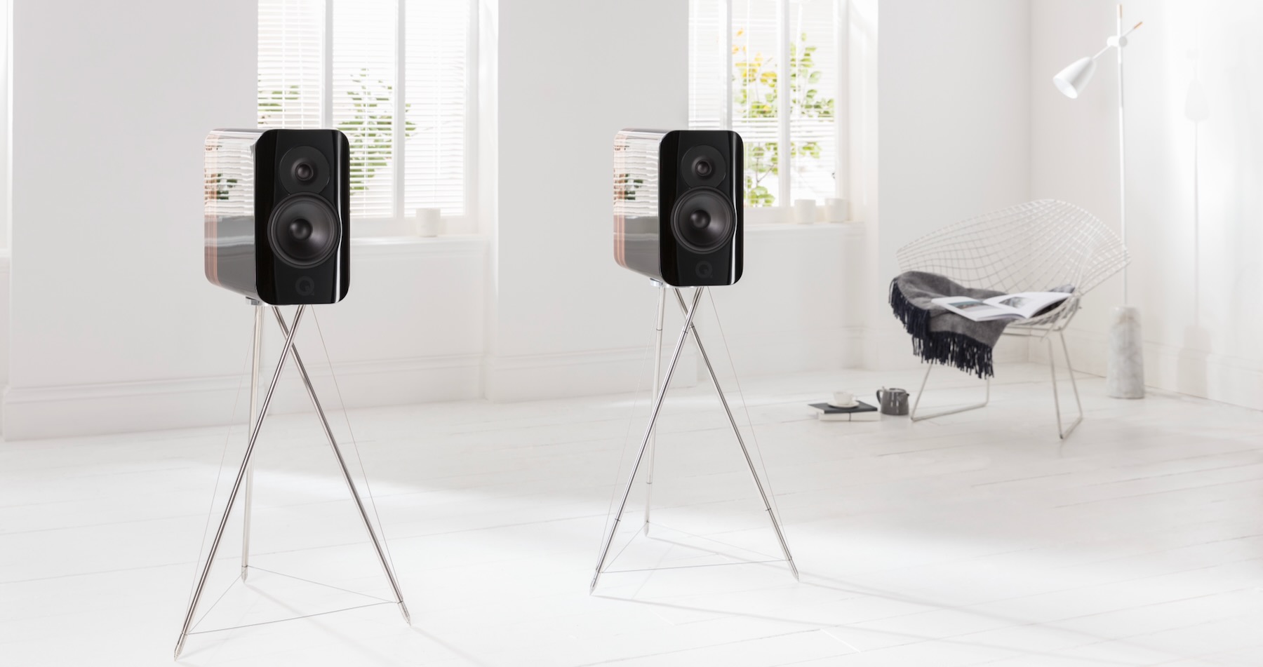 Q Acoustics Concept 300 Black Rosewood Grill Off