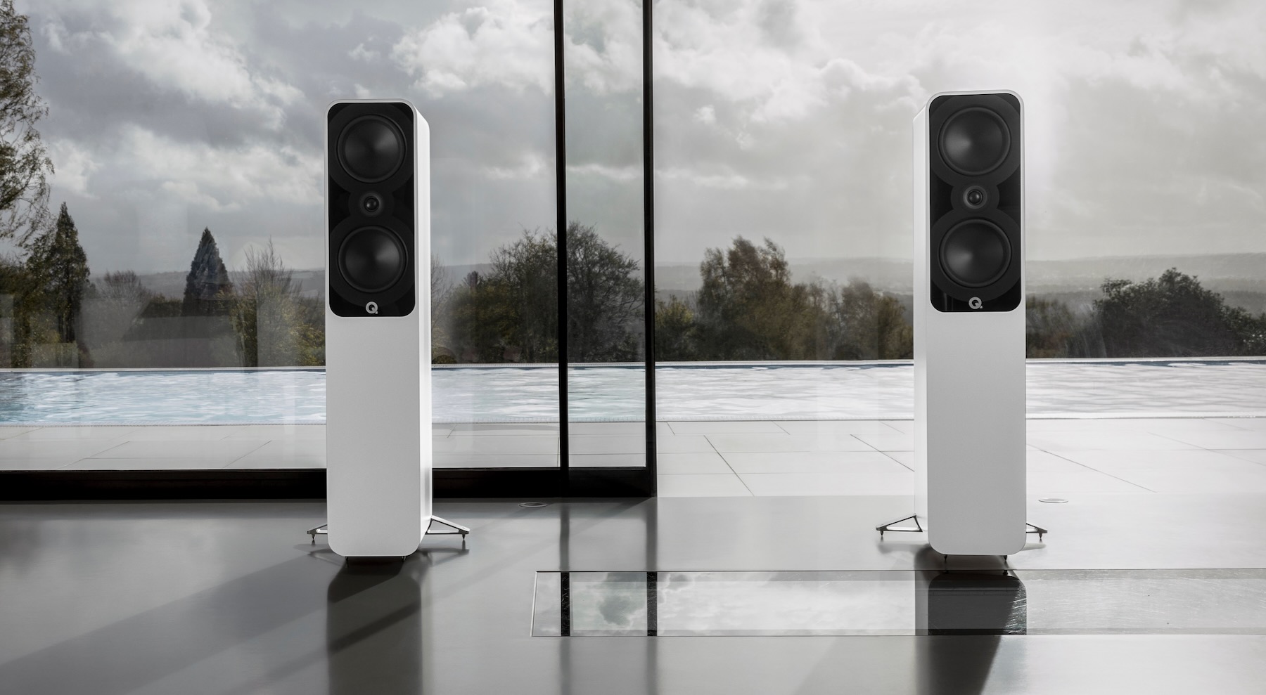 Q Acoustics 5040 in White No Grille